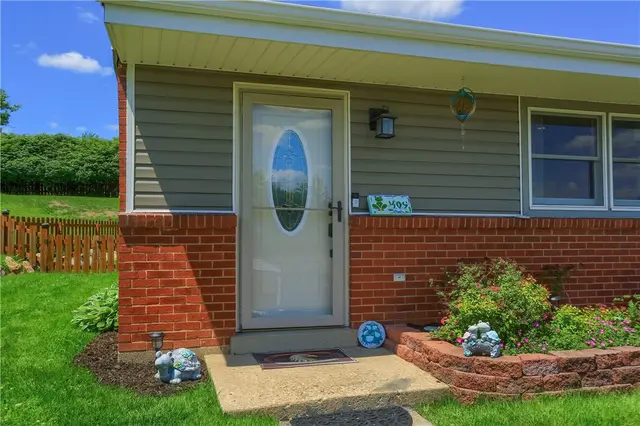 409 Shoreham Dr gallery image 42