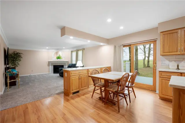 409 Snowberry Lane gallery image 2