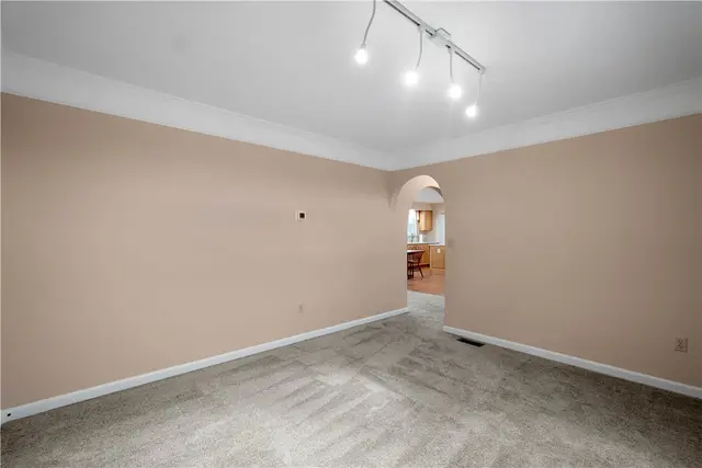 409 Snowberry Lane gallery image 9
