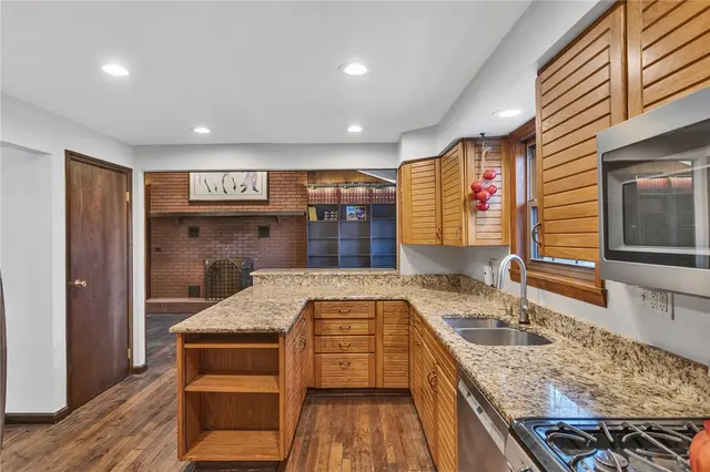 4099 Lee Manor Dr gallery image 20