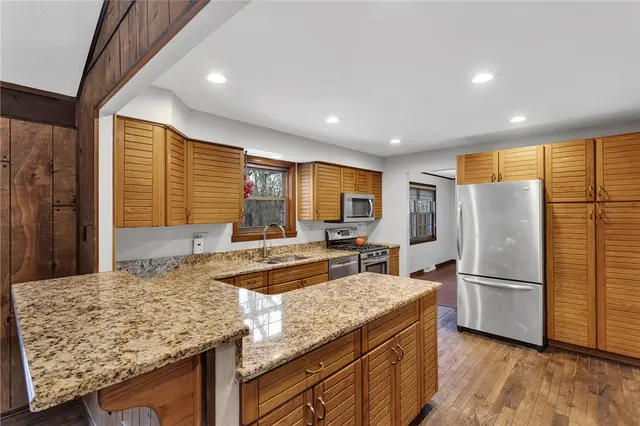 4099 Lee Manor Dr gallery image 23