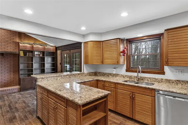 4099 Lee Manor Dr gallery image 32