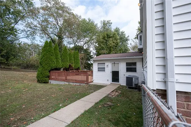 410 Anna Marie Drive gallery image 3