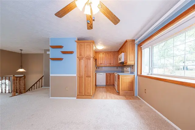 410 Anna Marie Drive gallery image 6