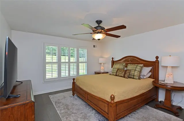 410 Duke Ct gallery image 6