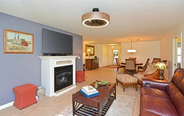 410 Duke Ct gallery image 10