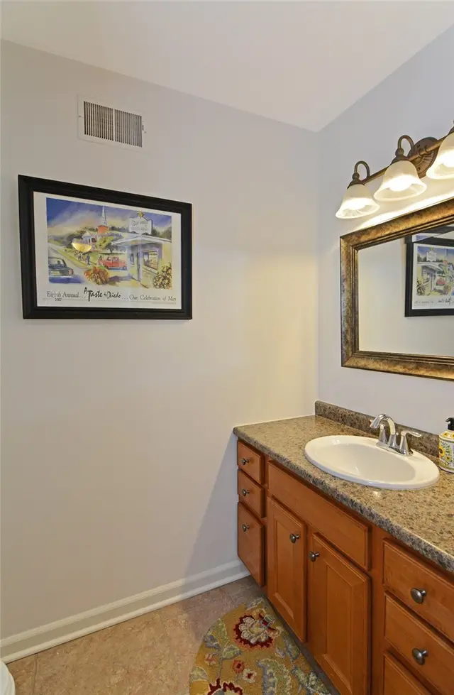 410 Duke Ct gallery image 11