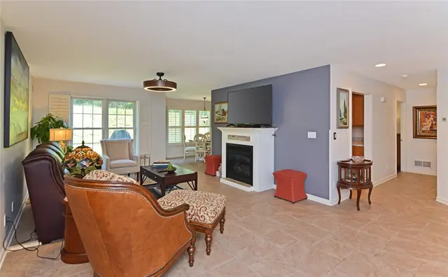 410 Duke Ct gallery image 12