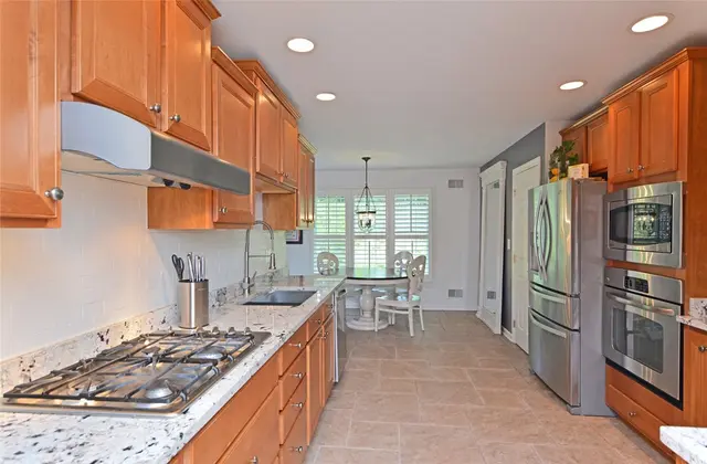 410 Duke Ct gallery image 16
