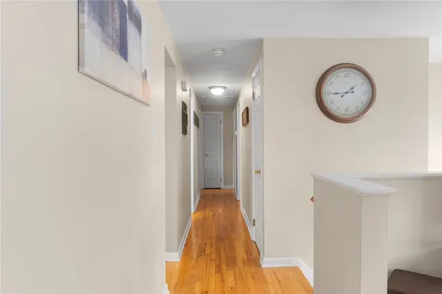 410 Governor Dr gallery image 6