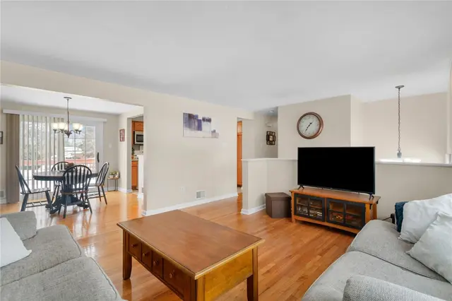 410 Governor Dr gallery image 14