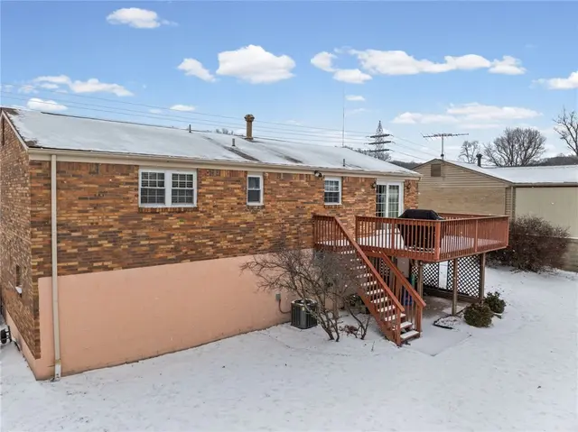 410 Governor Dr gallery image 16