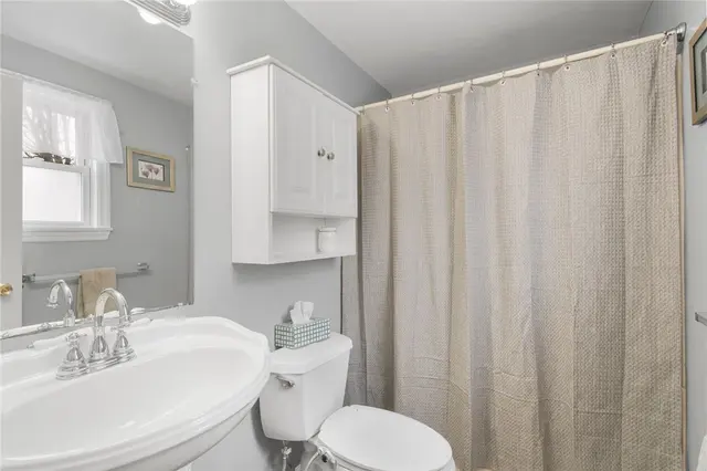 410 Governor Dr gallery image 17