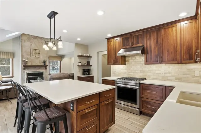 410 Pinkerton Rd gallery image 7