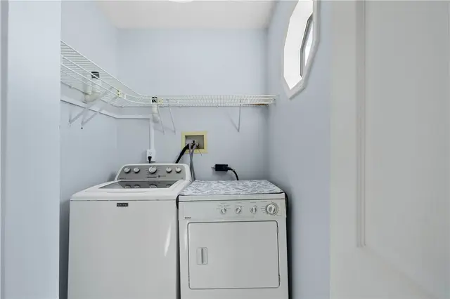 410 Suncrest Dr gallery image 3