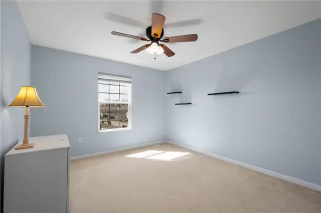 410 Suncrest Dr gallery image 6