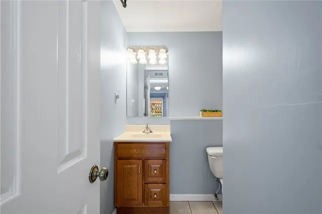 410 Suncrest Dr gallery image 8