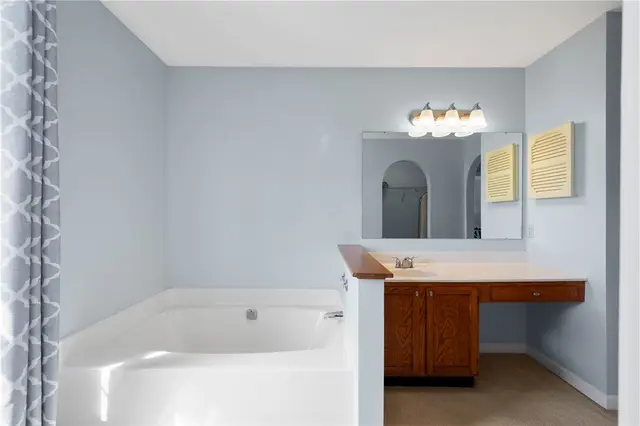 410 Suncrest Dr gallery image 10