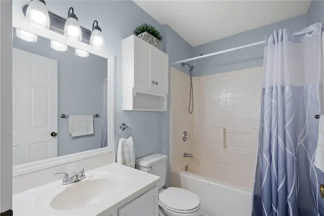 410 Suncrest Dr gallery image 11