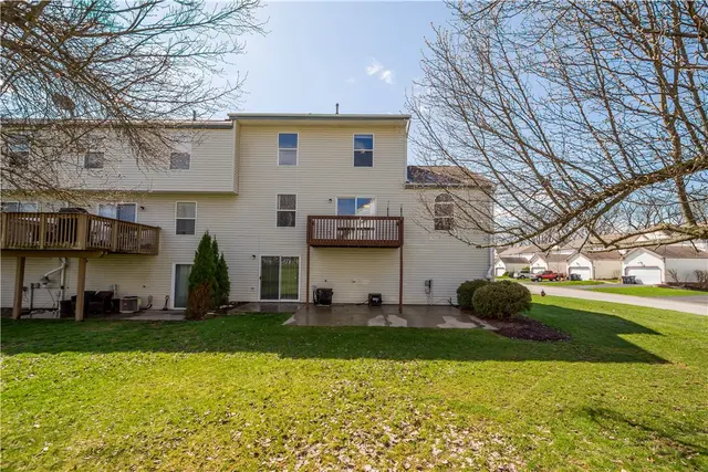 410 Suncrest Dr gallery image 14