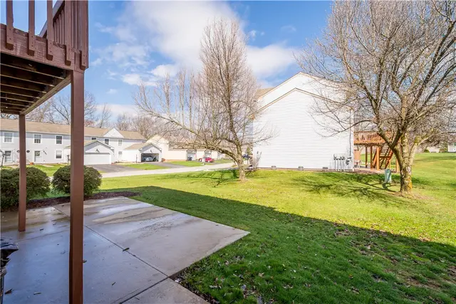 410 Suncrest Dr gallery image 19