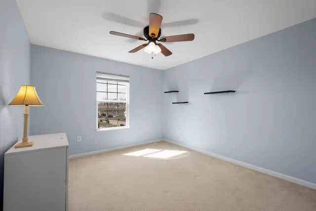 410 Suncrest Dr gallery image 21