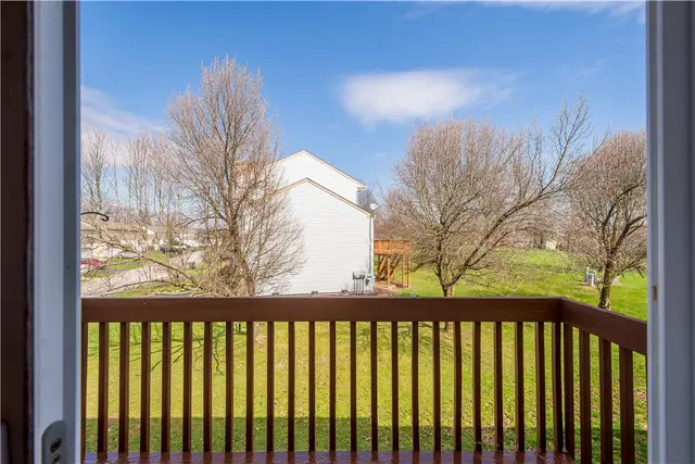 410 Suncrest Dr gallery image 26