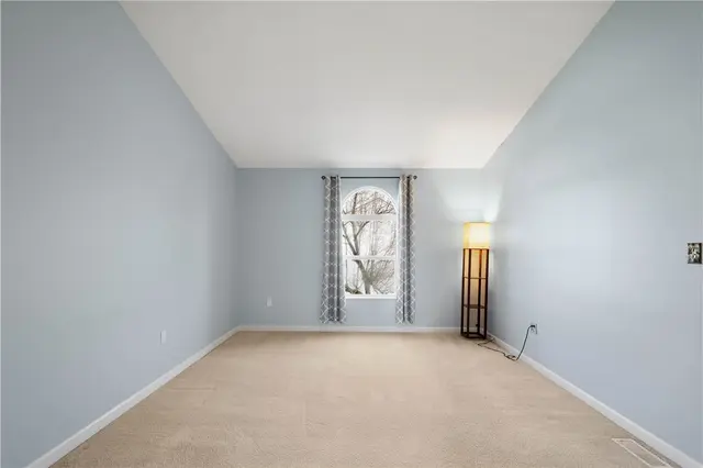 410 Suncrest Dr gallery image 32