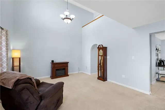 410 Suncrest Dr gallery image 35