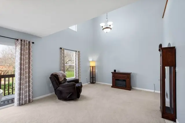 410 Suncrest Dr gallery image 37