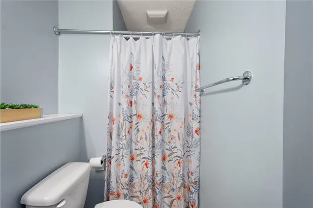 410 Suncrest Dr gallery image 38