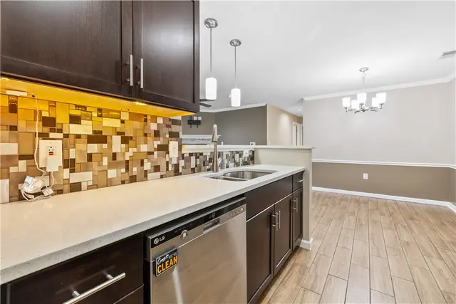 4101 Lenox Oval gallery image 14