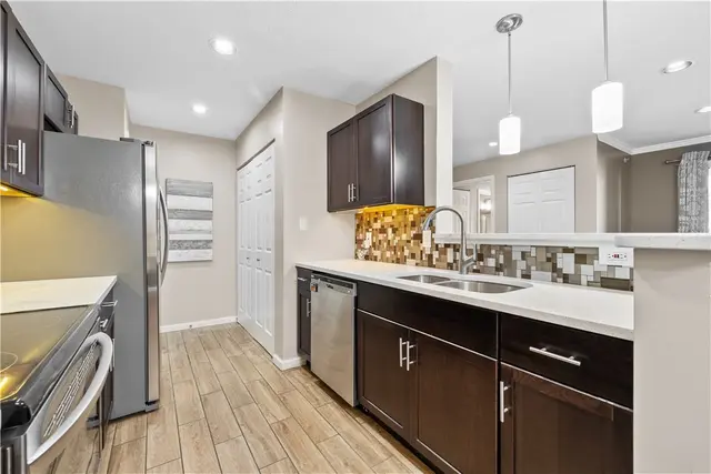 4101 Lenox Oval gallery image 18