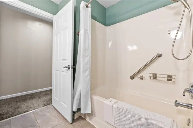 4101 Lenox Oval gallery image 35