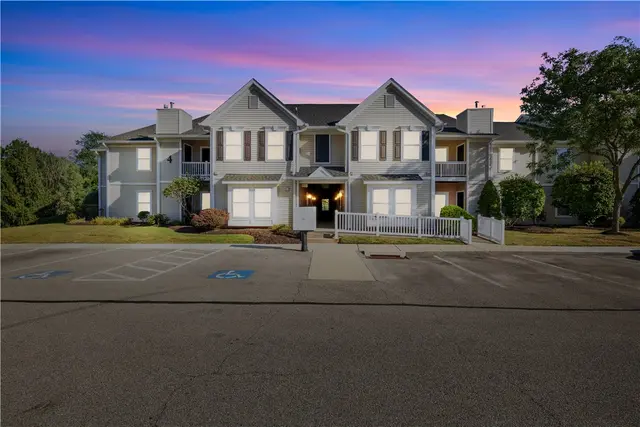 4101 Lenox Oval