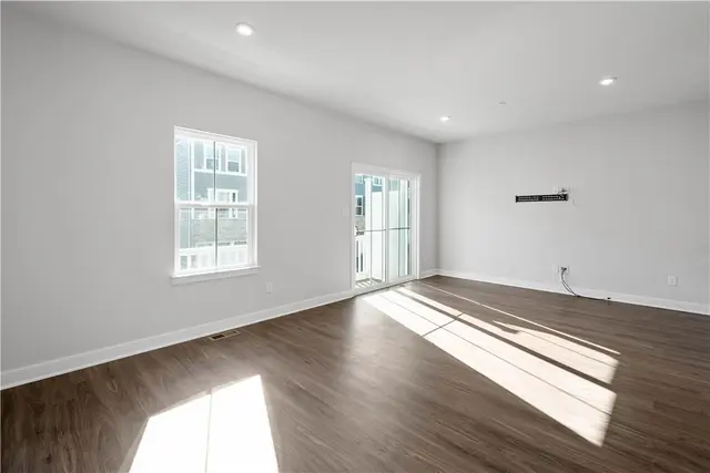 4108 Spruce Road gallery image 2