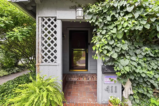 411 Orchard STREET gallery image 12