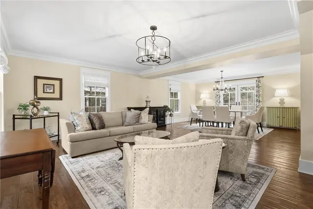 411 Woodland Road gallery image 7