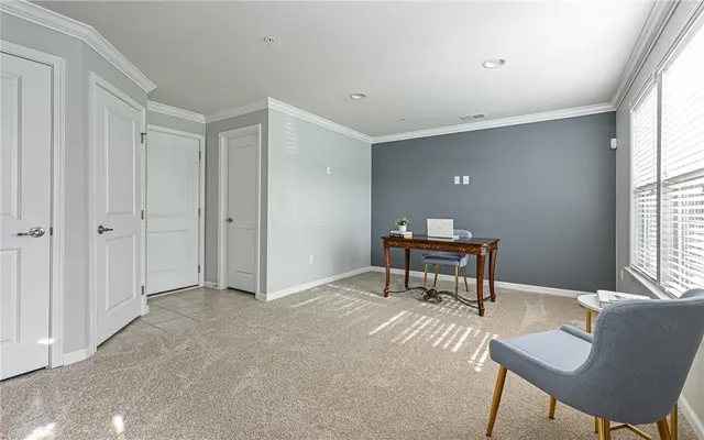 412 Fairmont Dr gallery image 2