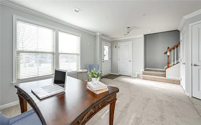 412 Fairmont Dr gallery image 3