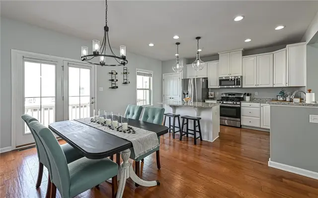 412 Fairmont Dr gallery image 5