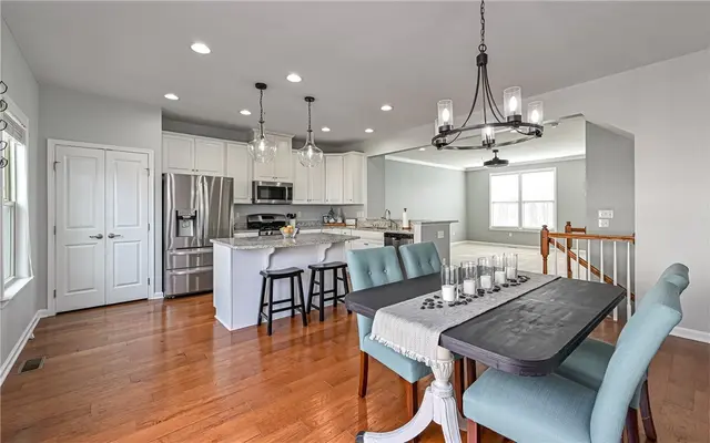 412 Fairmont Dr gallery image 6