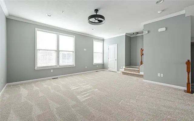 412 Fairmont Dr gallery image 11