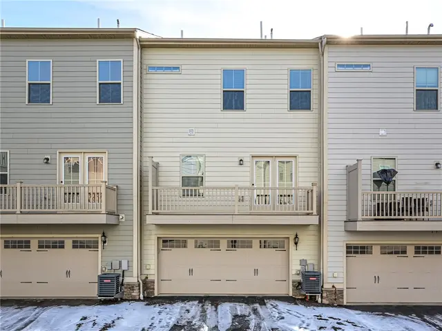 412 Fairmont Dr gallery image 22