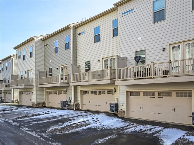 412 Fairmont Dr gallery image 23