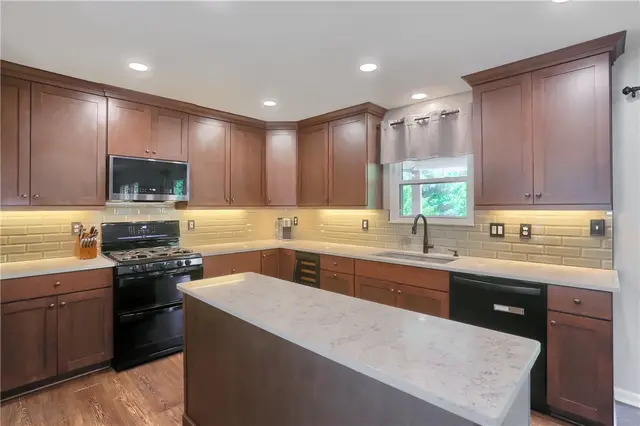 4127 Valleyvue Drive gallery image 5