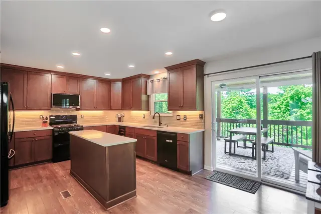 4127 Valleyvue Drive gallery image 9