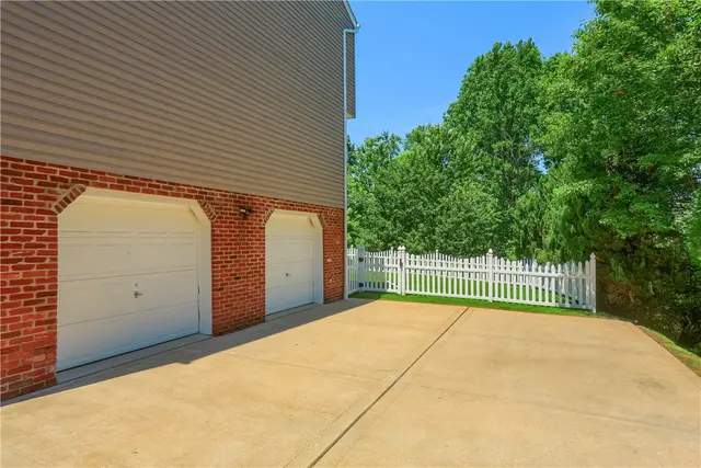 4127 Valleyvue Drive gallery image 29