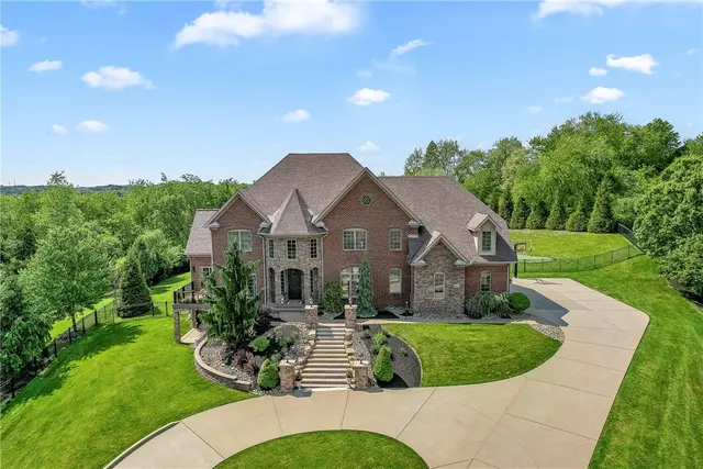 413 Wynstone Dr gallery image 2