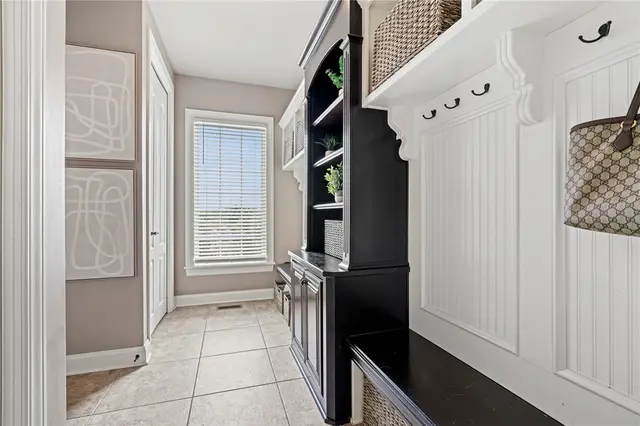 413 Wynstone Dr gallery image 9